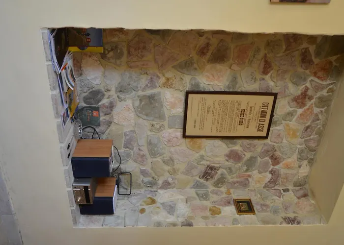 La Terrazza Del Subasio Nocleg ze śniadaniem 4*